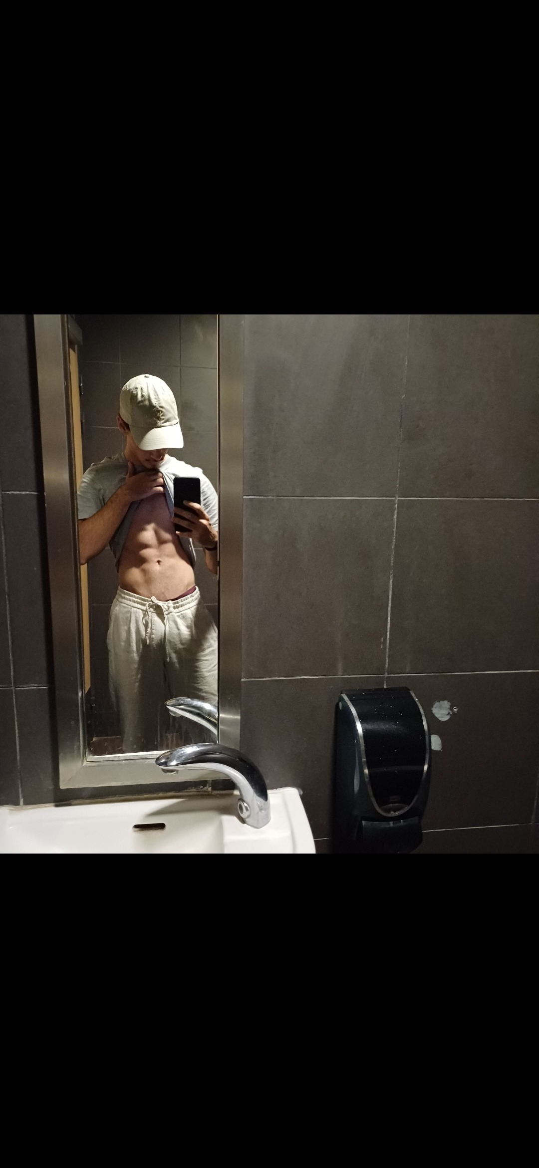 Profil de Kenneth, 21 ans, Plan cul à LeMerzer