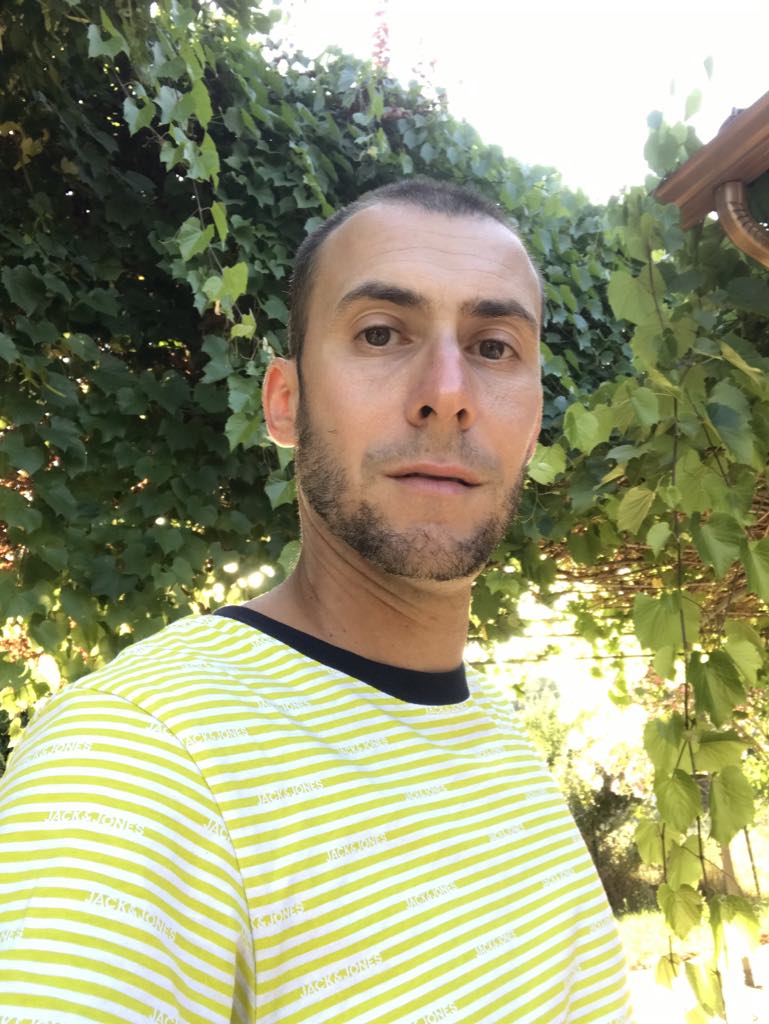 Profil de Zakariyya, 37 ans, Plan cul à Sarzeau