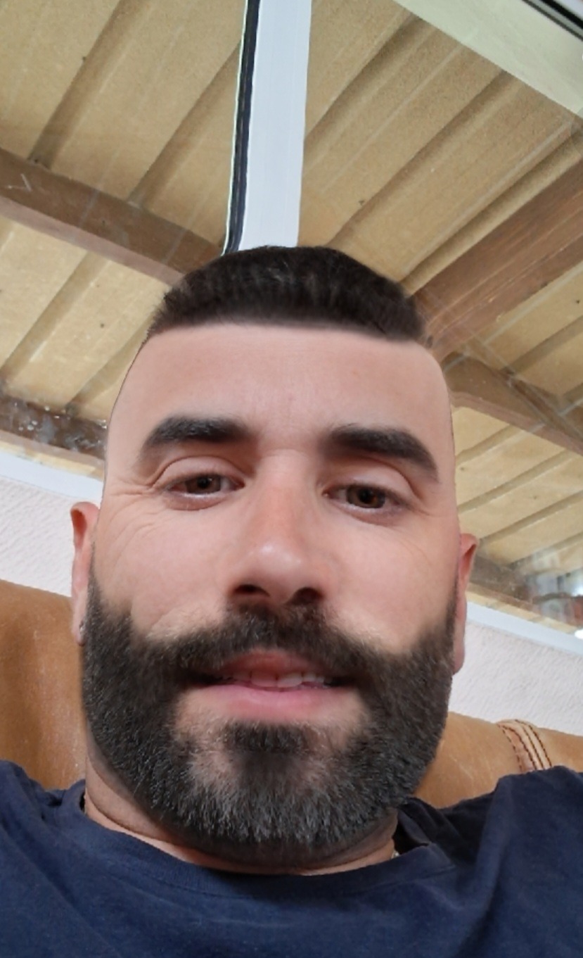 Profil de Eymerick, 40 ans, Plan cul à Vald'Oust