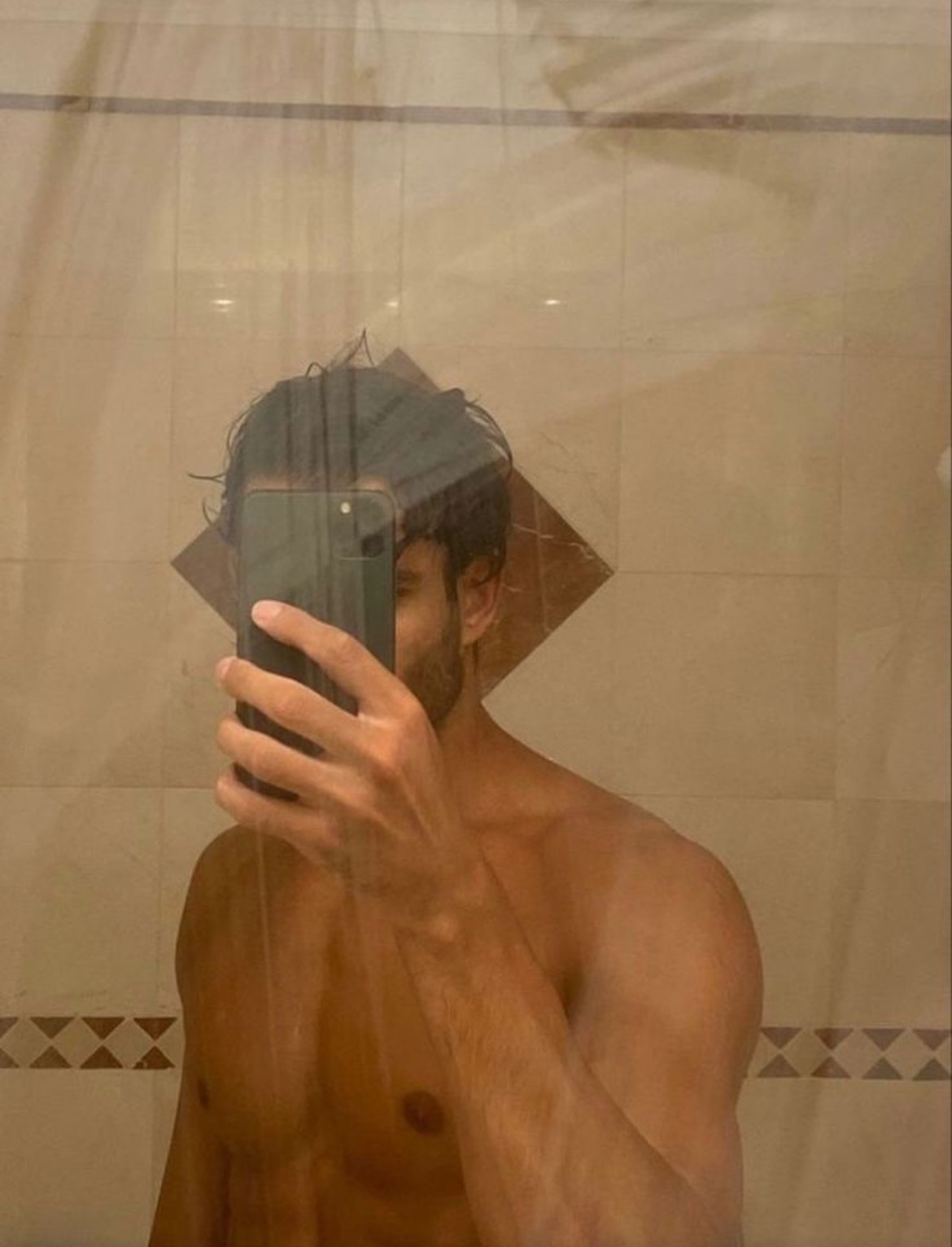 Profil de Yacin, 25 ans, Plan cul à Caulnes