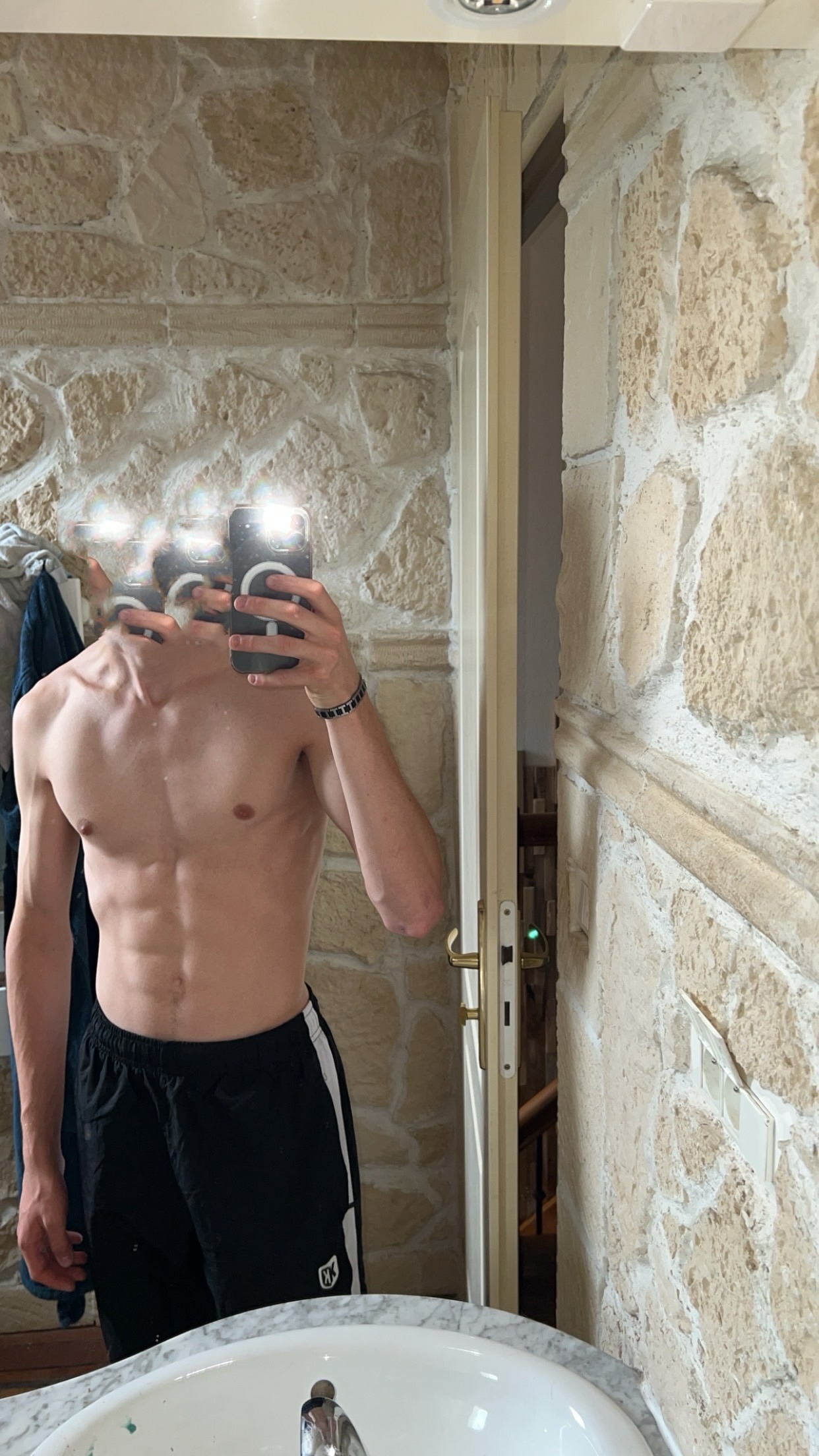 Profil de Georges, 19 ans, Plan cul à Plénée-Jugon