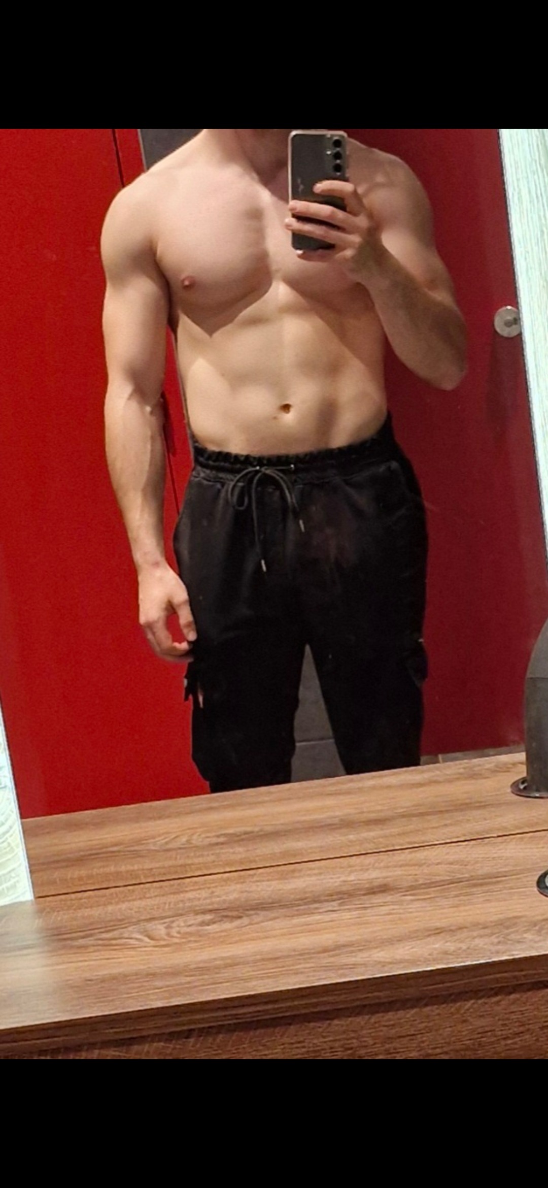 Profil de Houari, 25 ans, Plan cul à Quimperlé