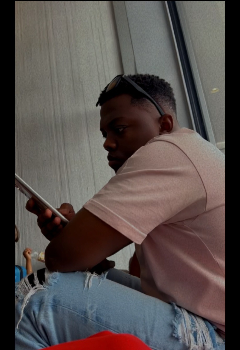 Profil de Naser, 27 ans, Plan cul à Vald'Anast