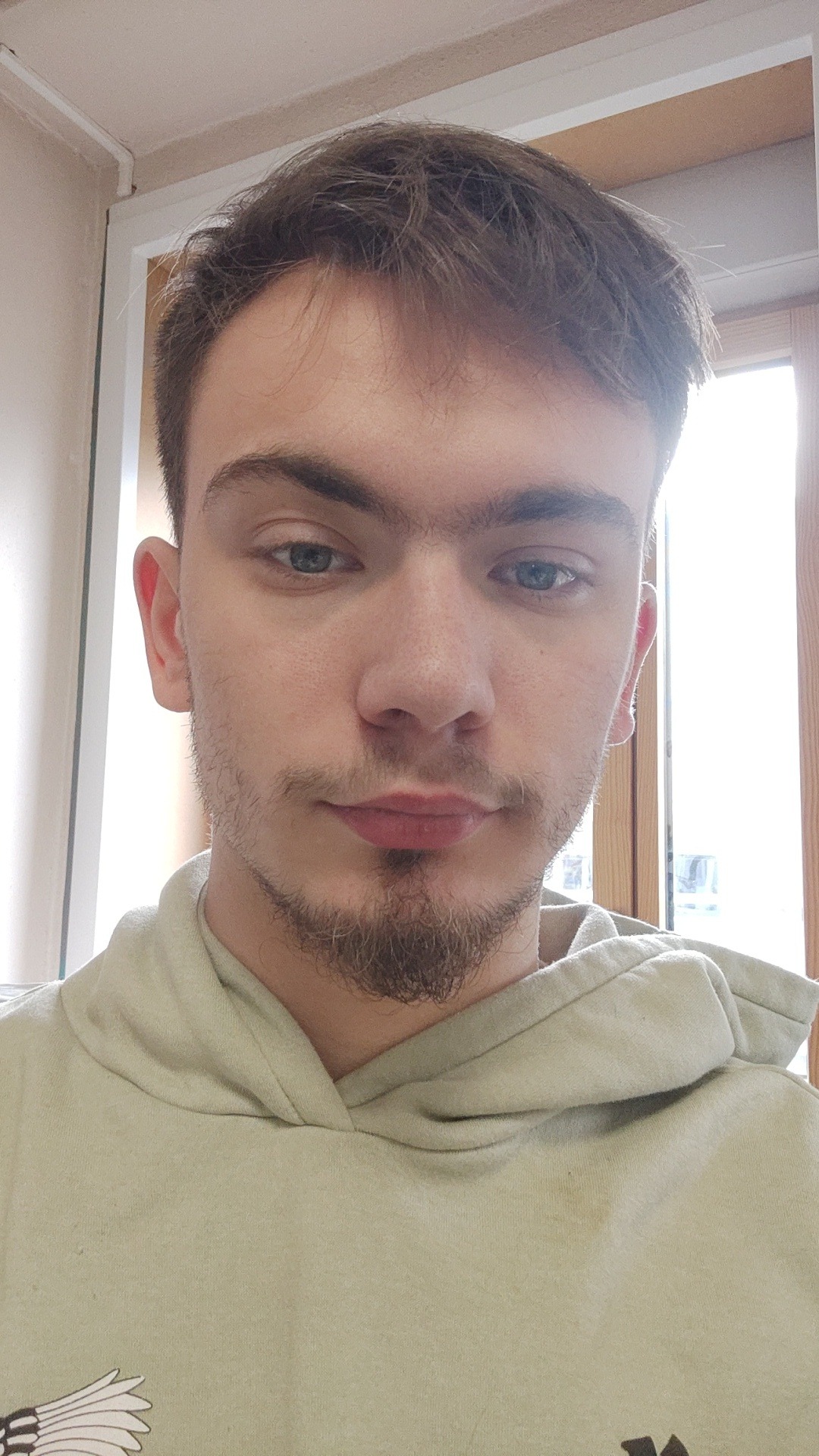 Profil de Ellyot, 21 ans, Plan cul à Squiffiec
