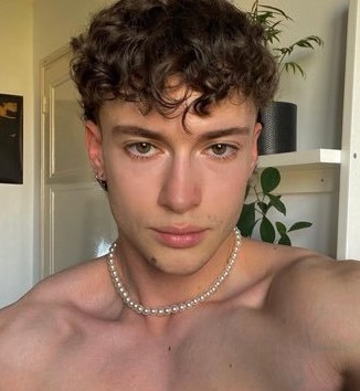 Profil de Thedy, 24 ans, Plan cul à Pleucadeuc