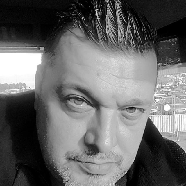 Profil de Emmanuel, 52 ans, Plan cul à Ploubazlanec