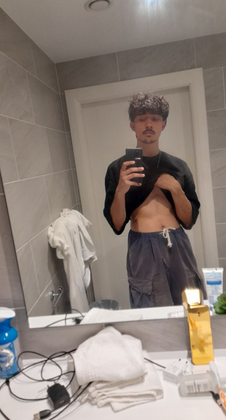 Profil de Chiheb, 21 ans, Plan cul à Ploërmel