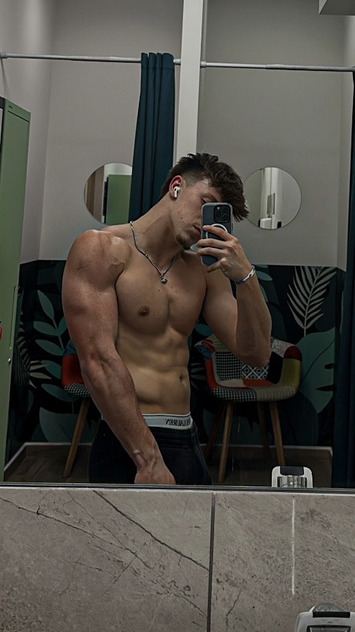 Profil de Leart, 19 ans, Plan cul à Saint-Bihy