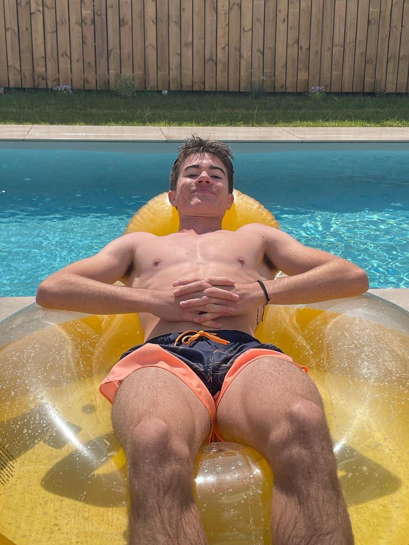 Profil de Mino, 20 ans, Plan cul à Corseul