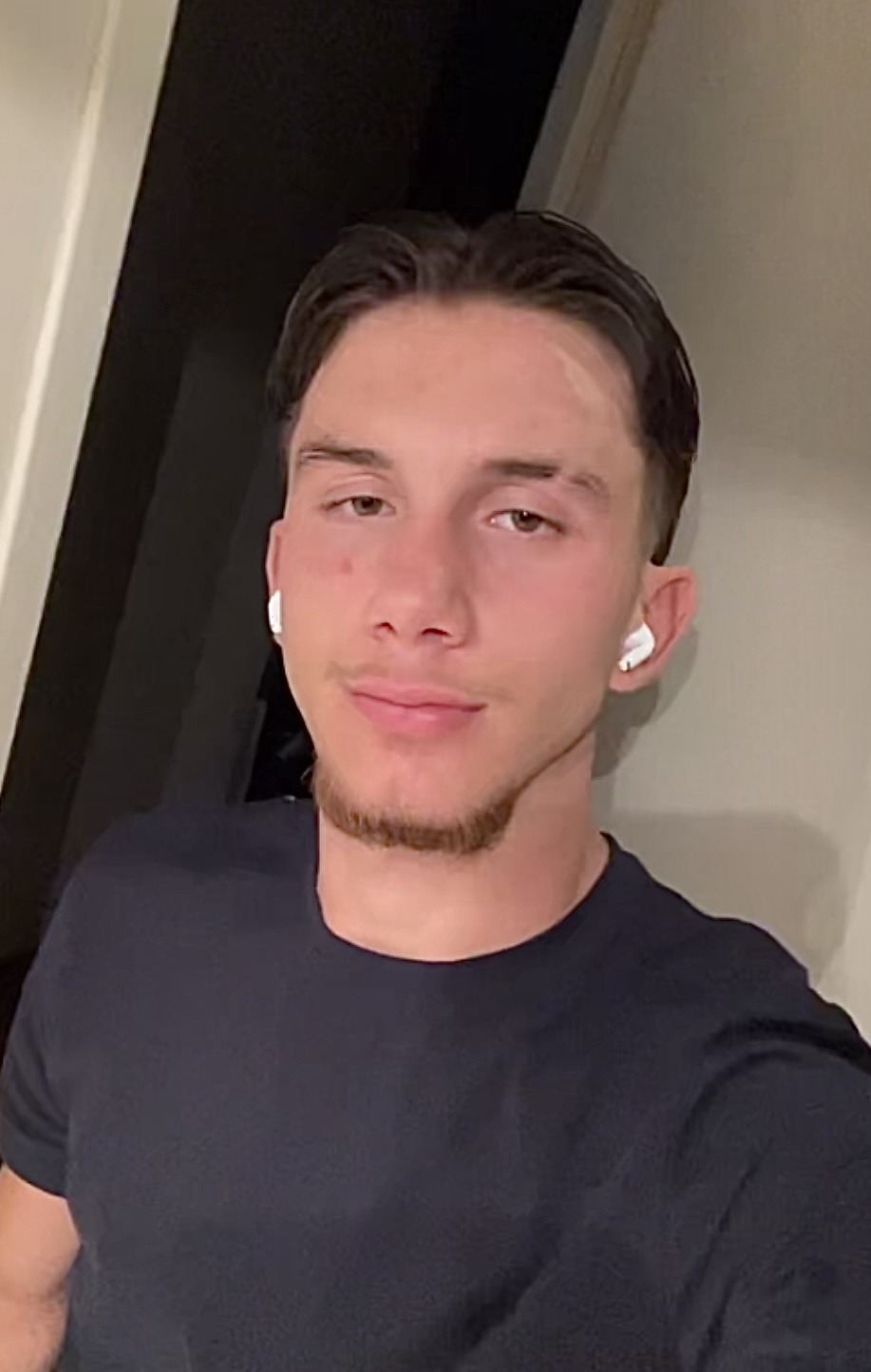 Profil de Vuk, 20 ans, Plan cul à Caden
