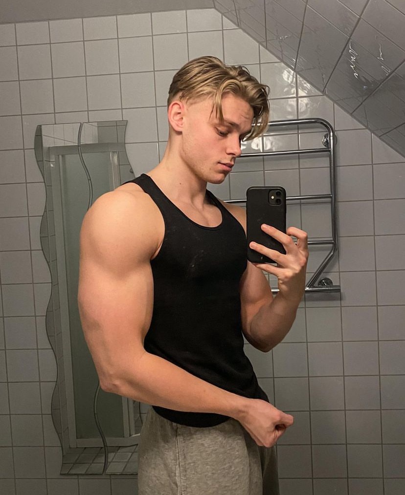 Profil de Sailor, 21 ans, Plan cul à Kergloff