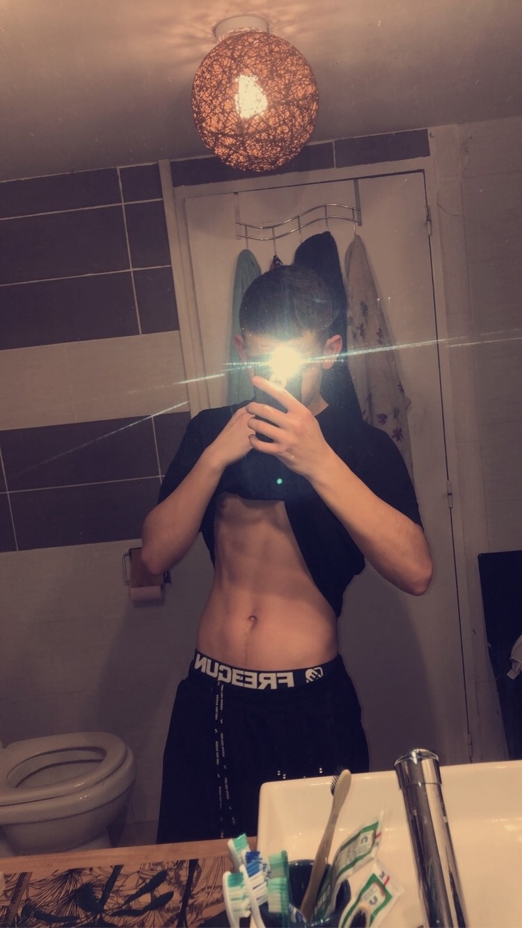 Profil de Laouenan, 20 ans, Plan cul à Saint-Gilles-Pligeaux