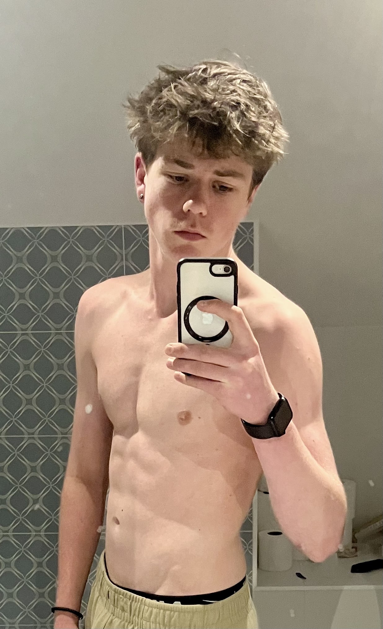 Profil de Santo, 19 ans, Plan cul à Pommeret