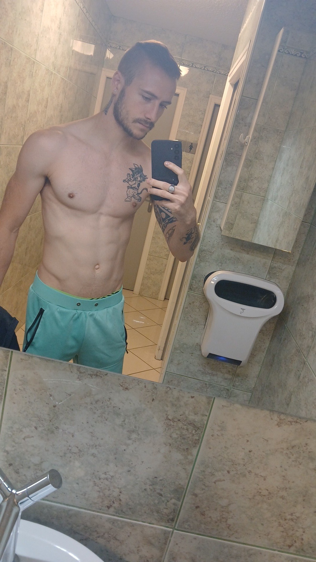 Profil de Gurvann, 27 ans, Plan cul à Lanrodec